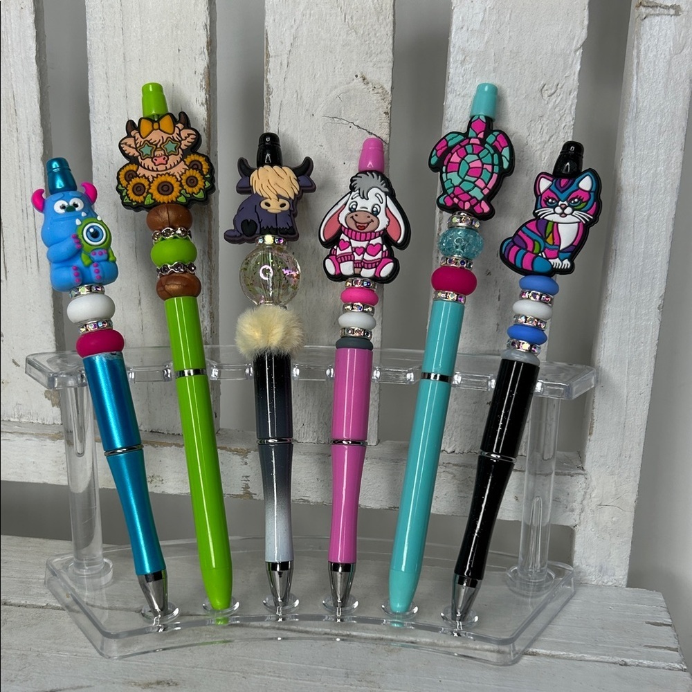 Vibrant Animal Topped Pen Set